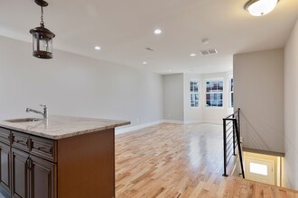 1313 N 53rd St-Unit -2F in Philadelphia, PA - Foto de edificio - Building Photo