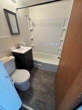 253 W Grand Ave in Beloit, WI - Building Photo - Building Photo