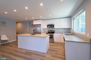 808 W Norris St in Philadelphia, PA - Building Photo