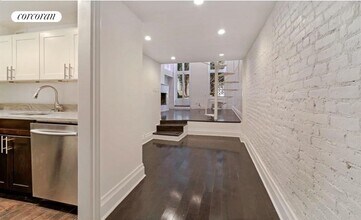 404 W 22nd St in New York, NY - Building Photo - Building Photo
