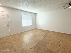 498 E Mesquite Ave in Apache Junction, AZ - Building Photo - Building Photo