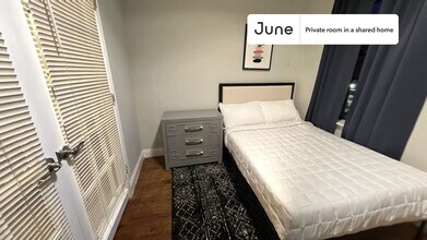 Room in Shared 4 bed/1 bath home in New York, NY - Building Photo - Building Photo