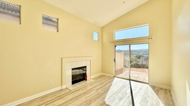 5751 Galloway Pl in Bonsall, CA - Foto de edificio - Building Photo