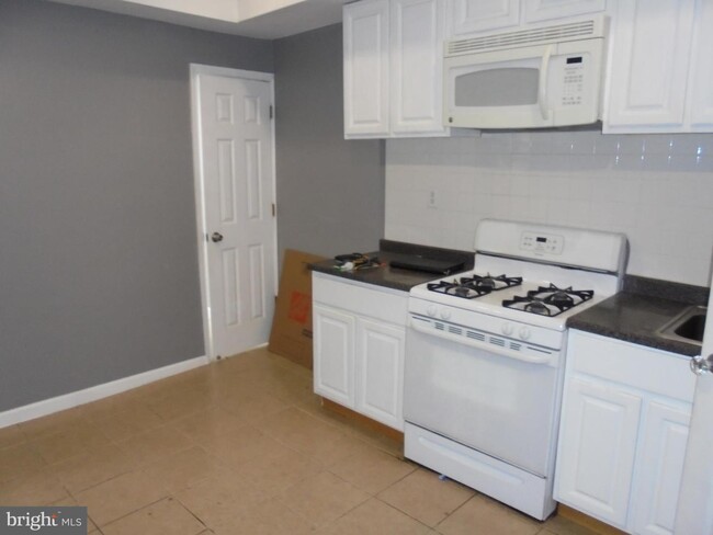 532 S 4th St in Philadelphia, PA - Building Photo - Building Photo