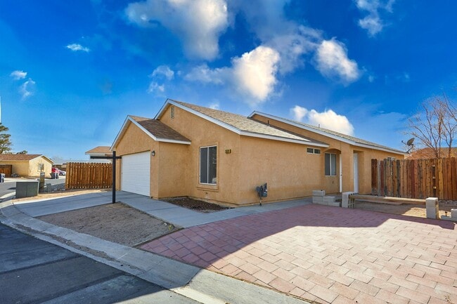 25029 Ave Laredo in Barstow, CA - Building Photo - Building Photo