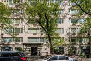 211 East 51st Street Condominium in New York, NY - Foto de edificio - Building Photo