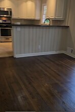 535 Valley Ln NE in Sandy Springs, GA - Building Photo - Building Photo