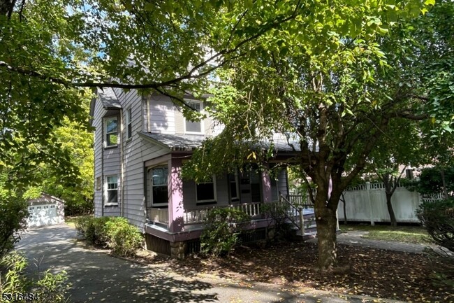 5 Laurel Pl-Unit -2 in Montclair, NJ - Building Photo - Building Photo