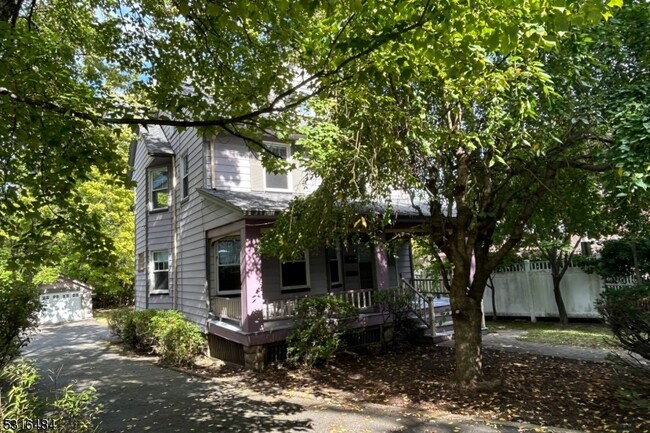 5 Laurel Pl in Montclair, NJ - Building Photo - Building Photo