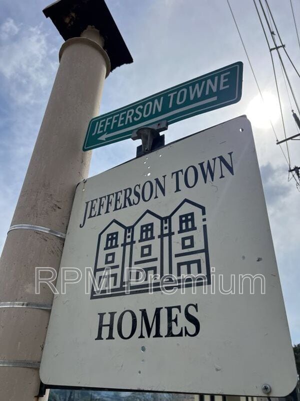 10062 Jefferson Hwy in Baton Rouge, LA - Building Photo - Building Photo