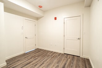 42-44 Bridge St in Manchester, NH - Foto de edificio - Interior Photo