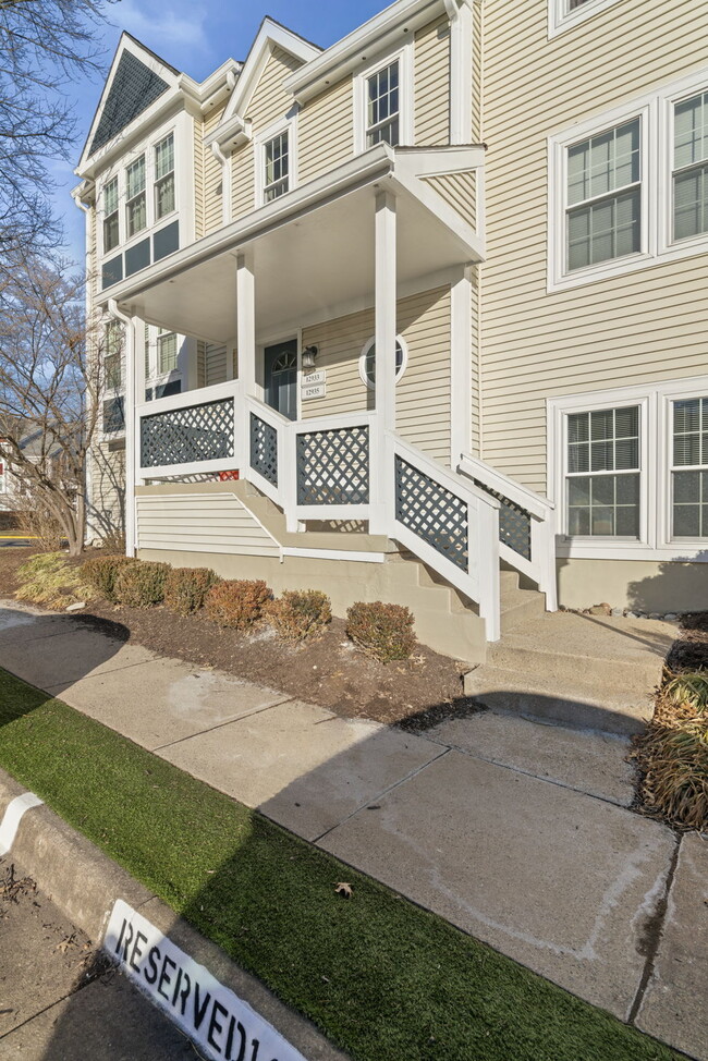 12933 Grays Pointe Rd, Unit 12933 A in Fairfax, VA - Building Photo - Building Photo