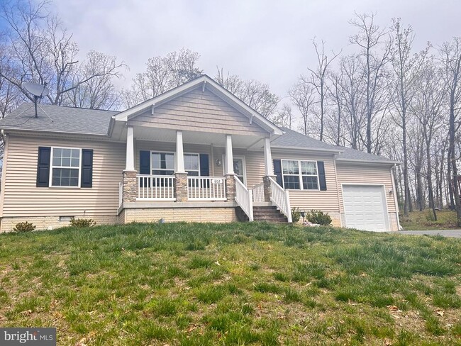 property at 802 Lakeview Dr