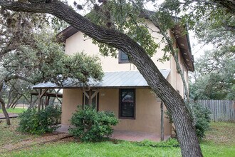 553 S Old Stagecoach Rd in Kyle, TX - Building Photo - Building Photo