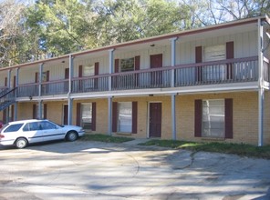 Azalea Apartments in Vicksburg, MS - Building Photo - Building Photo