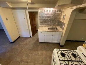 1011 Fremont St, Unit 102 in Manhattan, KS - Building Photo - Building Photo