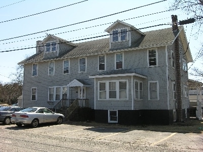 90 Fortin Dr in South Kingstown, RI - Building Photo