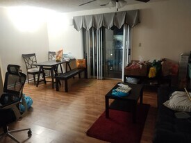 9523 University Terrace Dr, Unit Apt M University terrace in Charlotte, NC - Building Photo