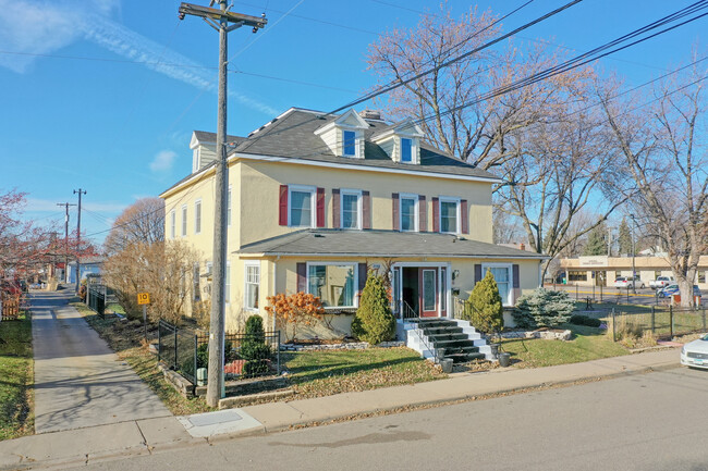 3980 5th St NE in Columbia Heights, MN - Building Photo - Building Photo