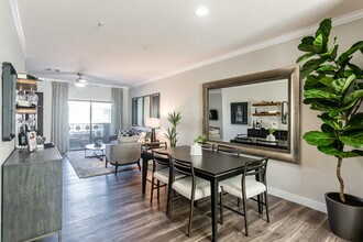 Haven Townhomes at P83 in Peoria, AZ - Foto de edificio - Interior Photo