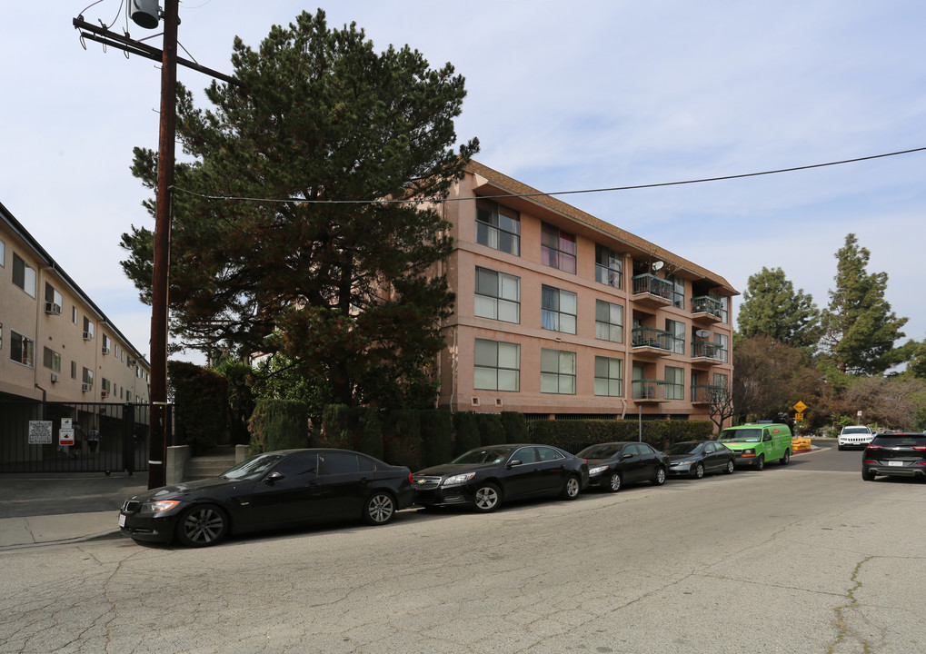 Valleyheart Drive Apartments in Studio City, CA - Building Photo