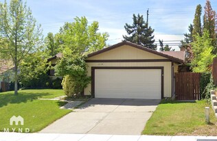 1354 Frontier St in Reno, NV - Building Photo