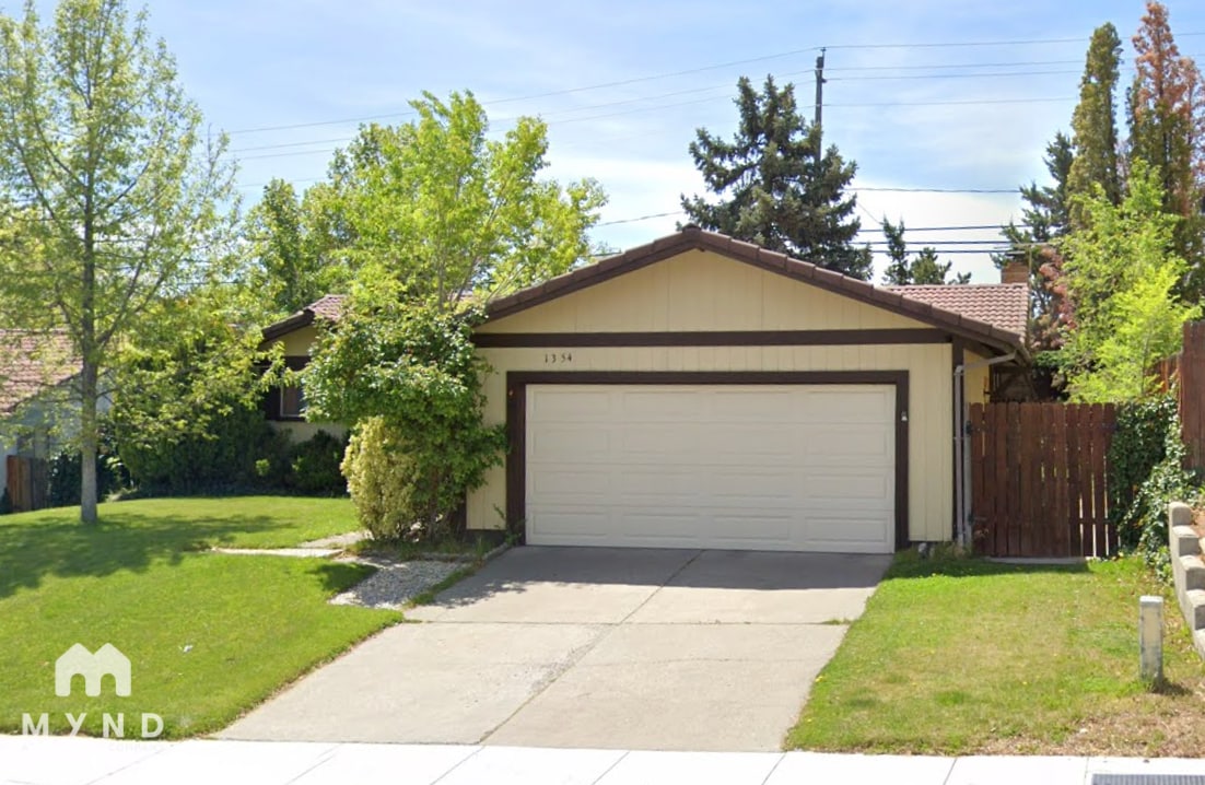 1354 Frontier St in Reno, NV - Building Photo