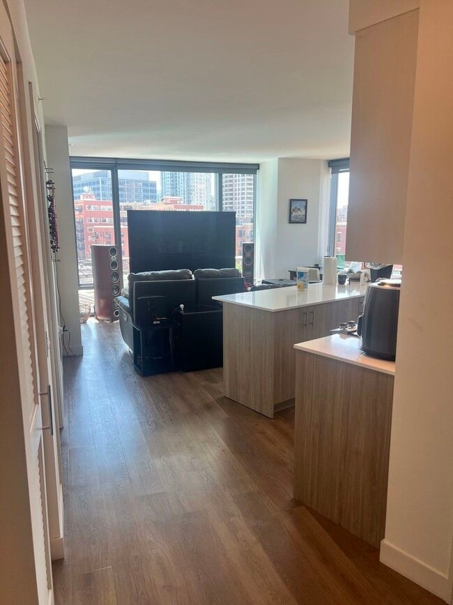 350 N Canal St in Chicago, IL - Building Photo - Building Photo