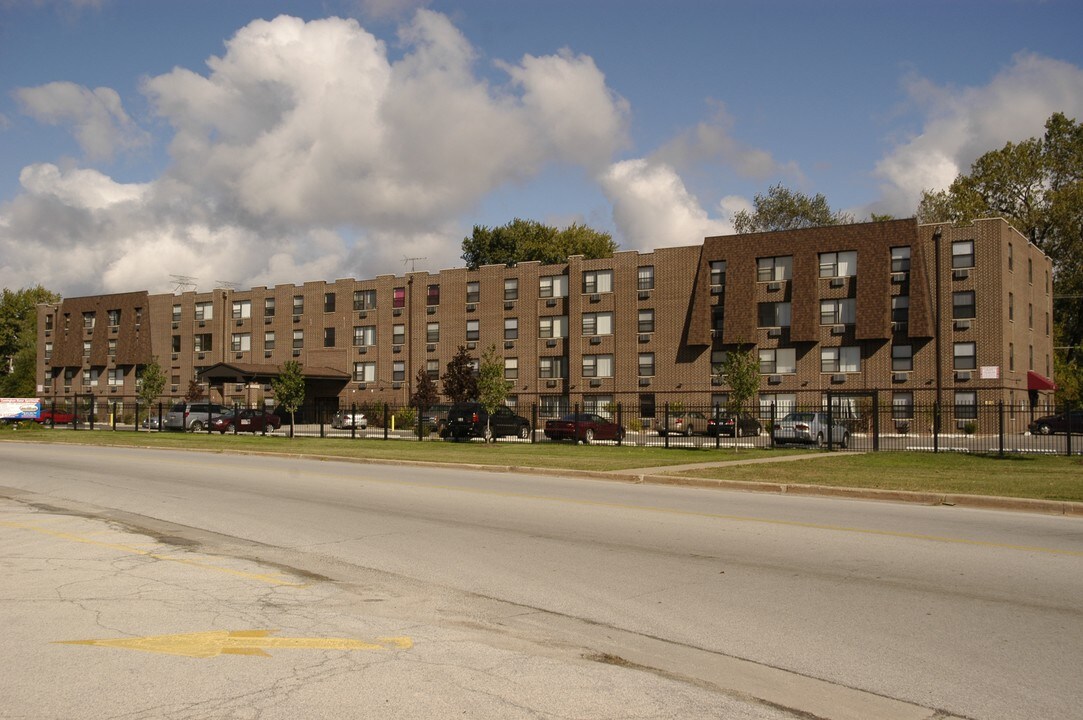 Cunnginham Apartments in Calumet City, IL - Foto de edificio