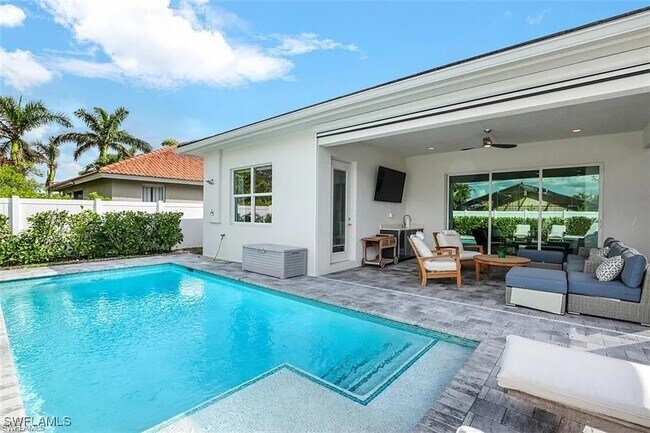 693 105th Ave N in Naples, FL - Building Photo - Building Photo