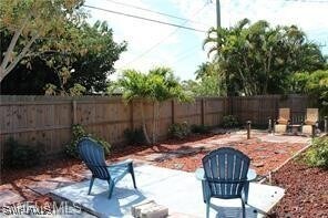 858 97th Ave N in Naples, FL - Building Photo
