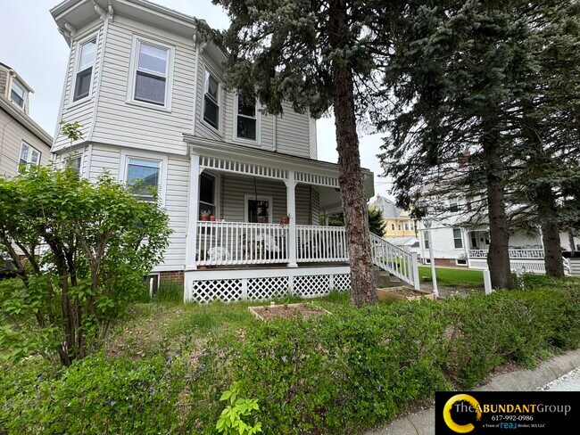 11 Cambria St in Somerville, MA - Building Photo - Building Photo