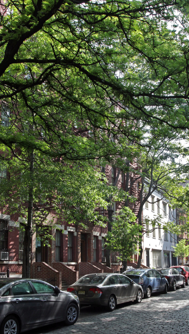 117 Bank St in New York, NY - Foto de edificio - Building Photo