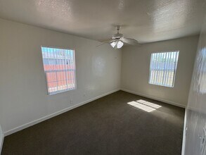 829 Washington St in Hanford, CA - Building Photo - Building Photo