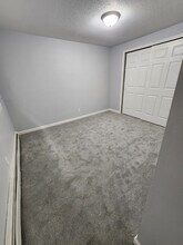 102 Oak St, Unit #1 in Hiawatha, IA - Building Photo - Building Photo