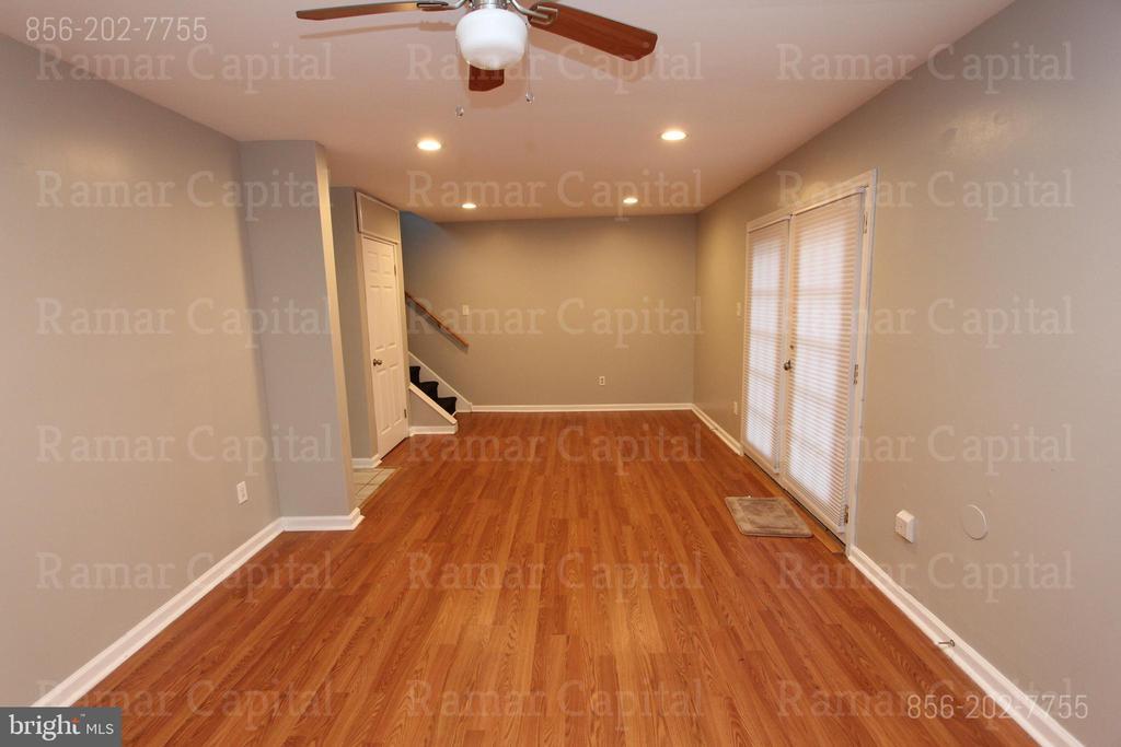 207 Hampshire Rd in Sicklerville, NJ - Building Photo