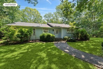 25 High Point Rd in East Hampton, NY - Building Photo - Building Photo