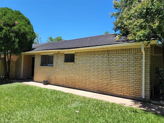 11607 Henley Dr in Houston, TX - Building Photo - Building Photo