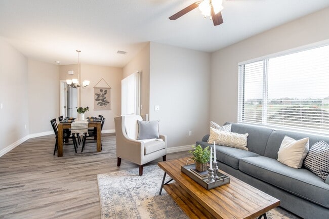 property at 4127 N Manchester Ct