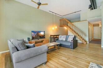 2343 N Greenview Ave in Chicago, IL - Building Photo - Building Photo