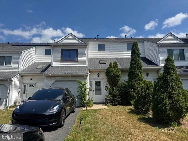 property at 10 Carob Ct