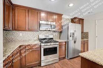 10732 Mystic Shore Ave in Las Vegas, NV - Building Photo - Building Photo
