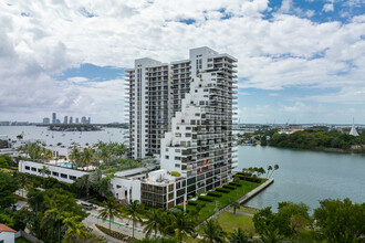 1000 Venetian in Miami Beach, FL - Building Photo - Building Photo