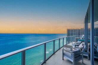 4111 S Ocean Dr in Hollywood, FL - Building Photo - Building Photo