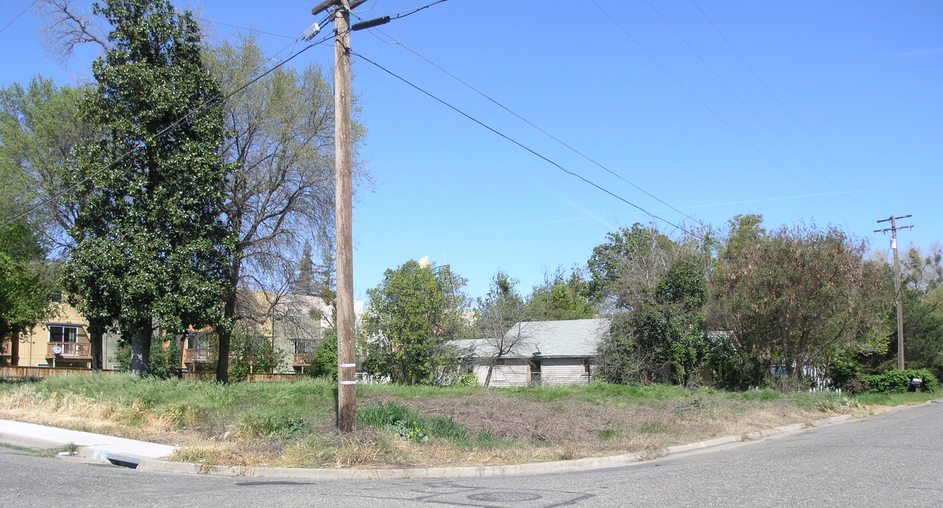 240 2nd St in West Sacramento, CA - Building Photo