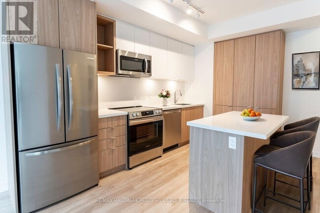 333 Sunseeker Ave in Innisfil, ON - Building Photo - Building Photo