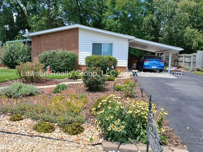 property at 5039 Pomeroy Rd NW