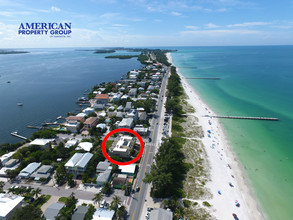 403 Gulf Dr in Bradenton Beach, FL - Building Photo - Building Photo