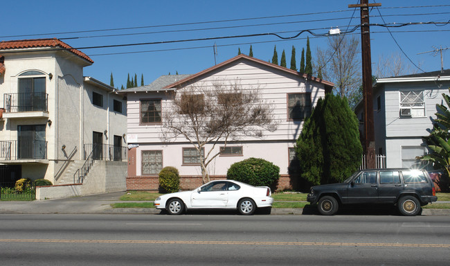 14763 Vanowen St in Van Nuys, CA - Building Photo - Building Photo