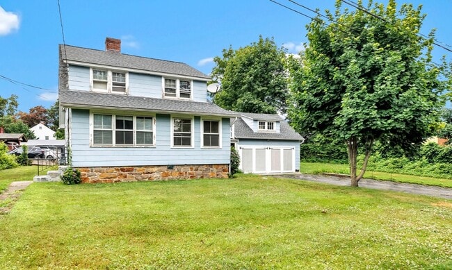 property at 2 Scofield Pl